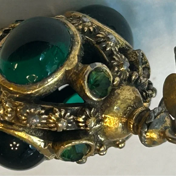 Vintage Gold and Green Pendant - Picture 6 of 14